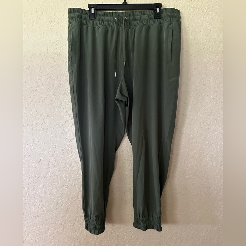 Tex Gear green joggers, size XL